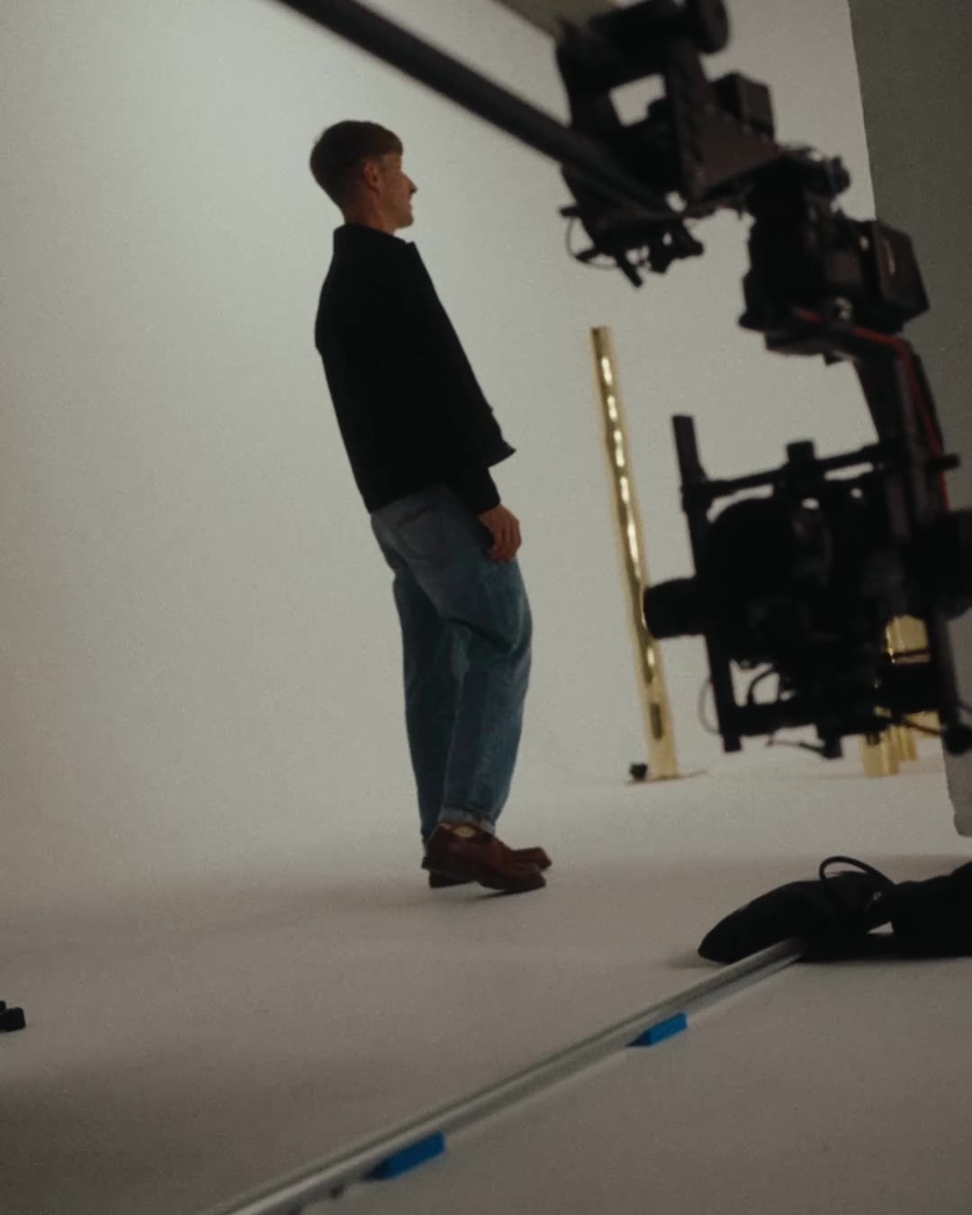 Sur le tournage : Victor Tison et la grue